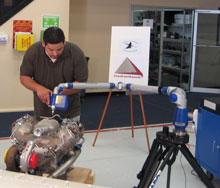 EagleWorks ʹ��FARO ScanArm����׾ٵظĽ���ͳ�ķɻ�����